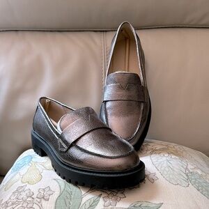 NWT never worn Banana Republic Leather Lug Sole Loafer